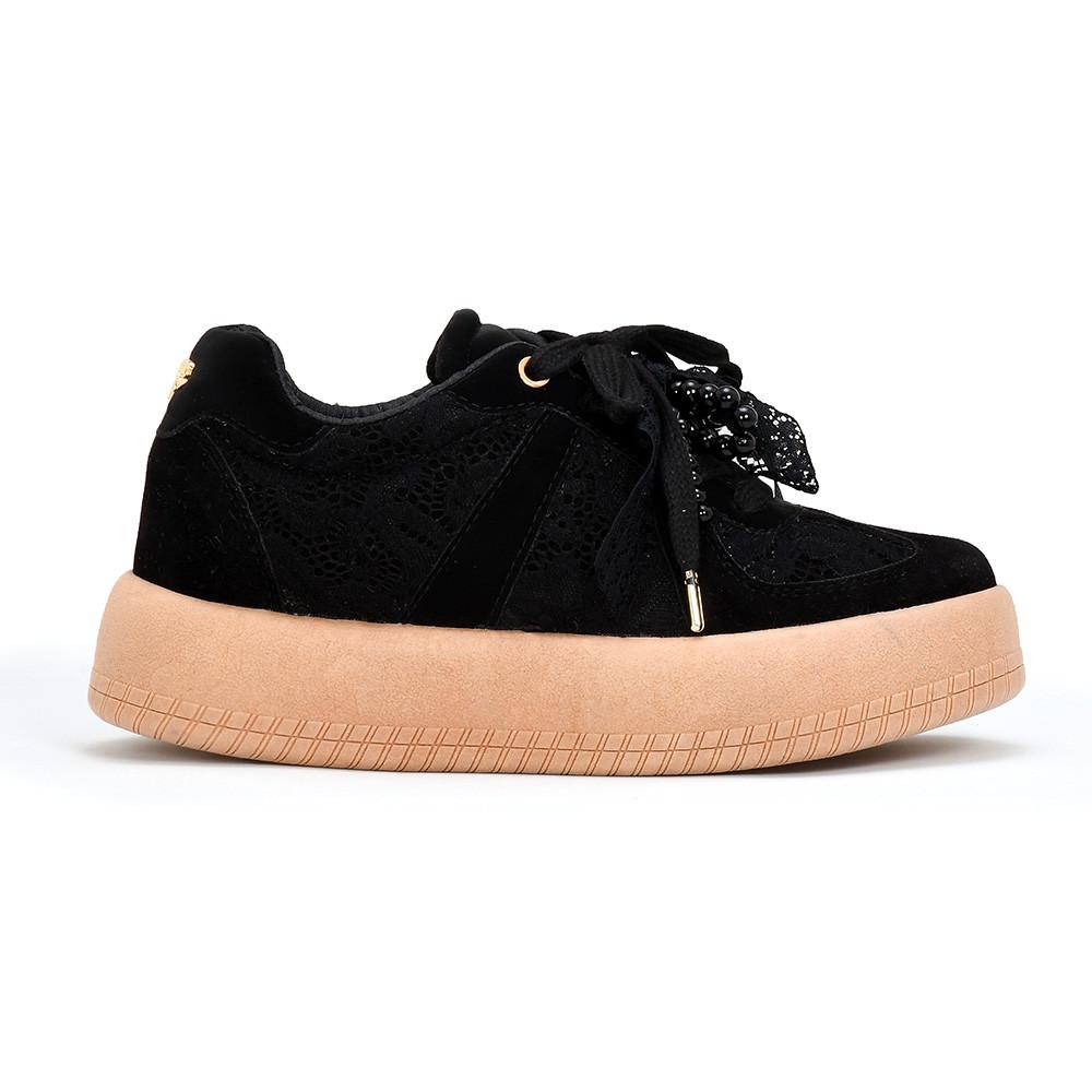 Novia Black